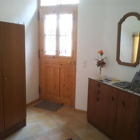 Haus Burgblick شقة انديغن