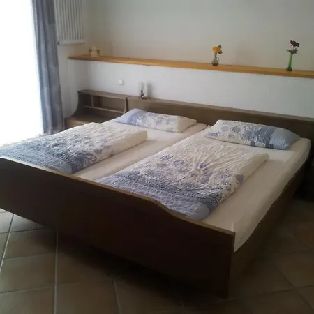 شقة Haus Burgblick