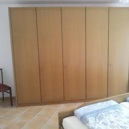 Haus Burgblick شقة